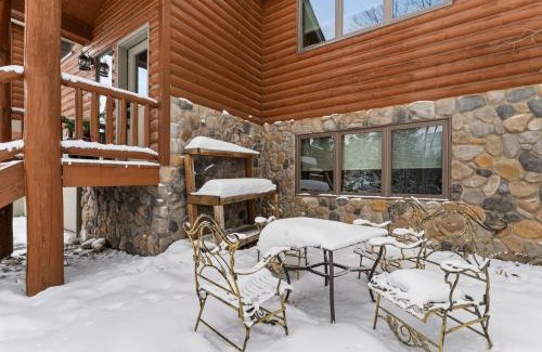 Three Peaks Maison | 341 Black Hawk Circle by Summit County Mountain Retreats