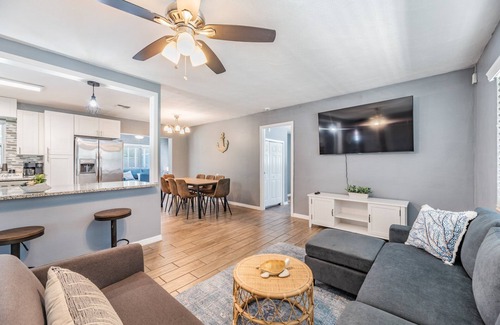 Largo Maison | 3442 Azalea Pl Summar