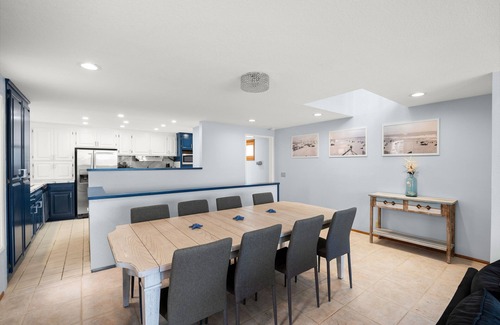 Hollywood Maison | 3446 O - Blue Haven Beach House