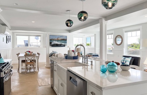 York Beach Maison | 345 LB Nubble View.Your Maine Exquisite Experience