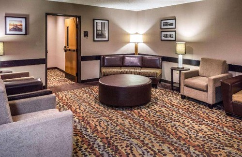 Cross Lanes Hôtel | 35 m² Hôtel ∙ 127 personnes