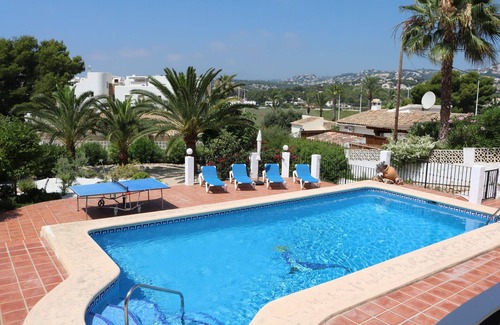 Moraira Villa | SITUÉ À SEULEMENT 350 MÈTRES DU CENTRE, ALLEZ MANGER À LA VILLE SANS VOITURE!!!