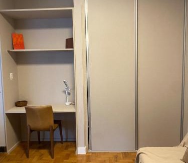 Gonzaga Appartement | 350 metros da praia Gonzaga local turístico
