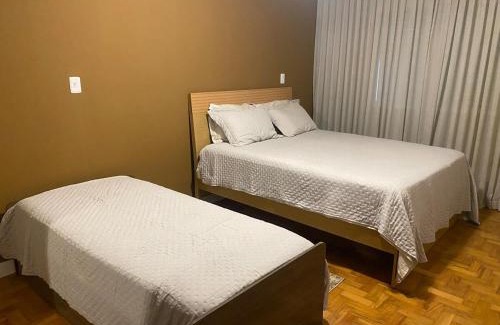 Gonzaga Appartement | 350 metros da praia Gonzaga local turístico