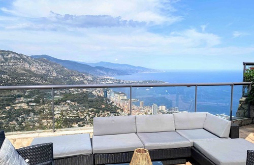 La Turbie Maison | Maison 350m2 - 5 chambres - piscine chauffee - domaine securise - vue magnifique