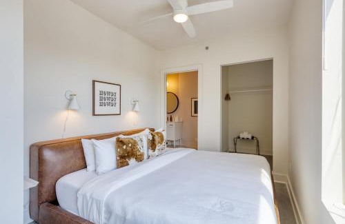 Five Points Maison | 36 Guests on Music Row Bachelorette Suites Glam Room 5 Minutes to Downtown