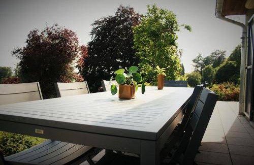 Flobecq Station Balnéaire | 360 m² Résidence de vacances ∙ 8 chambres ∙ 16 personnes