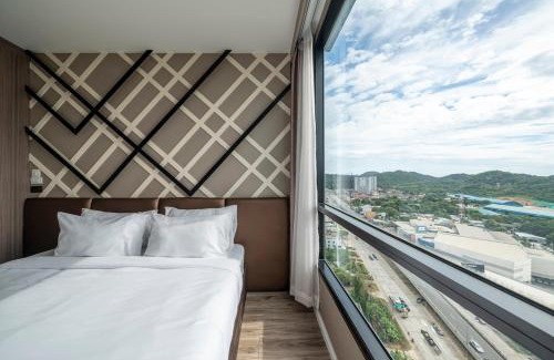Tha Thaewawong Appartement | 360 Seaview 2BR 15F Sriracha Beach by น้องมังคุด