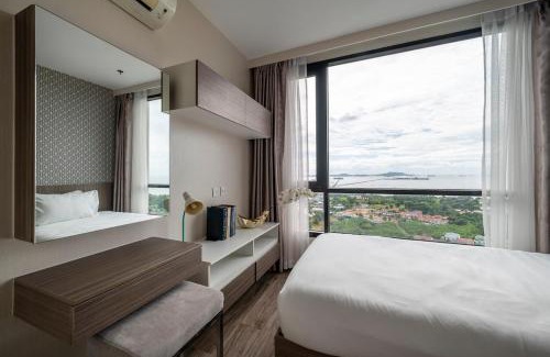 Tha Thaewawong Appartement | 360 Seaview 2BR 22F Sriracha Beach by น้องมังคุด
