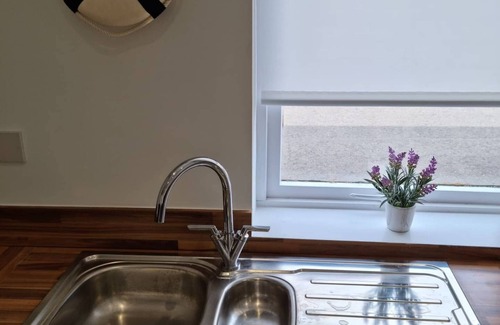 Burnham-on-Crouch Appartement | 360 Serviced Accommodations - Waterfront Retreat - Modern Apartment