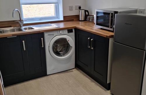 Burnham-on-Crouch Appartement | 360 Serviced Accommodations - Waterfront Retreat - Modern Apartment