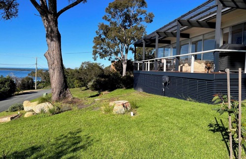 Mallacoota Maison | 37 - 39 Karbeethong Avenue, Mallacoota