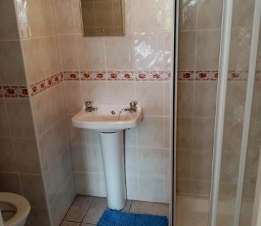 Drumacrin Appartement | 37 Atlantic Point, Ground Floor, Sea View Apartment sleeps 6