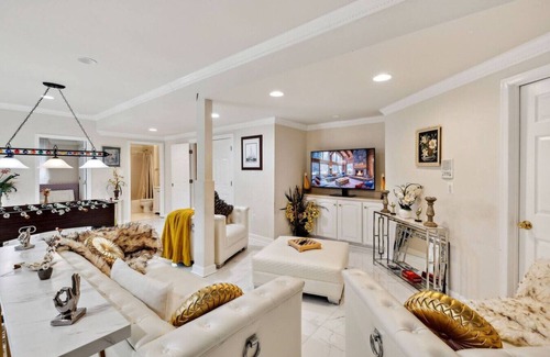 Fairland Maison | 372) Luxurious 3BR Home!