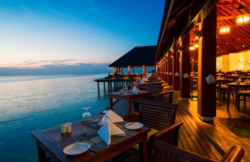 Ziyaraifushi Island Station Balnéaire | 380 m² Résidence de vacances ∙ 127 personnes