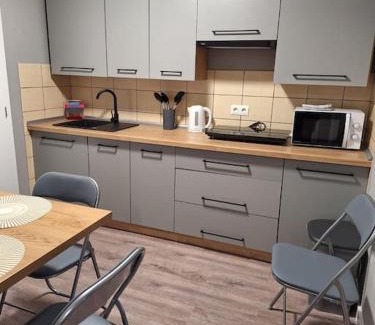 Schwedt/Oder Appartement | 3A Neu renoviert 3 Zi 5 Betten
