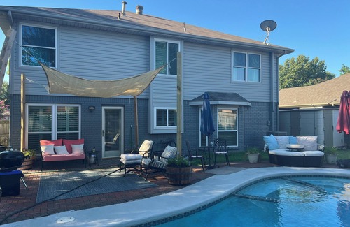 South Arlington Maison | 3b/2.5b Family home with Pool close to Joe Pool Lake and Epic Indoor Water Park
