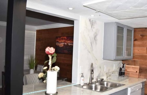 Grand Prairie Copropriété | 3B Lux 3bd 3bth Condo w/King/4 separate twin beds