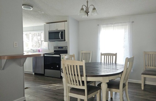 Pembroke Maison | 3bd/2 bath off 460E. One of two properties 1 mile of each other for large groups