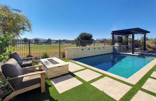 Surprise Maison | 3bd/2ba House w/ Pool, Hot Tub, Kiddie Pool, Firepits, & Resort Style Amenities