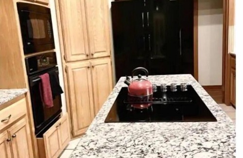 Oklahoma City Maison | 3BD 2Bath Sleep 8 Tornado shelter Whole home Safe Area