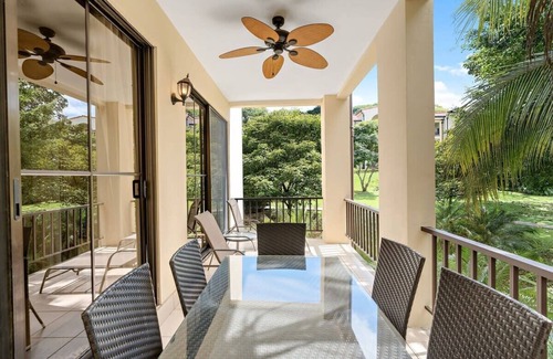 Coco Copropriété | 3BD Beauty in Coco - Have Coffee or Meals Overlooking Pool