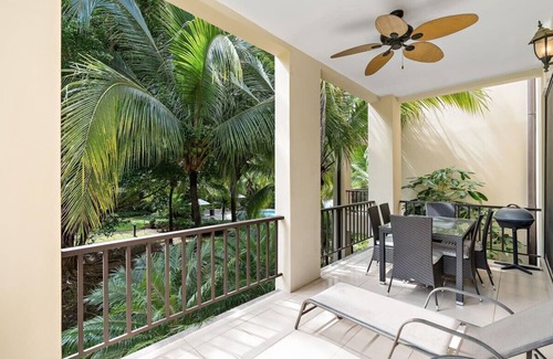 Coco Copropriété | 3BD Beauty in Coco - Have Coffee or Meals Overlooking Pool