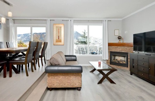Black Mountain Maison | 3BD Home with Breathtaking View