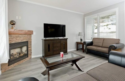 Black Mountain Maison | 3BD Home with Breathtaking View