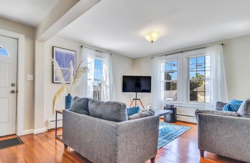 Biddeford Maison | 3BD House | Sleeps 8 | Peaceful