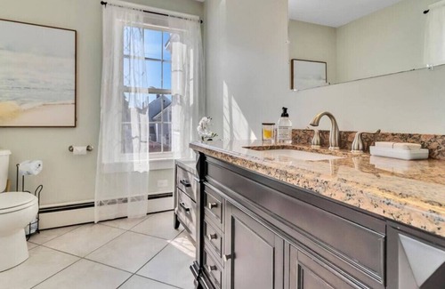 Biddeford Maison | 3BD House | Sleeps 8 | Peaceful