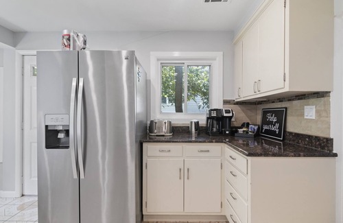 Silver Spring Maison | 3Bd House Walk to DC Metro