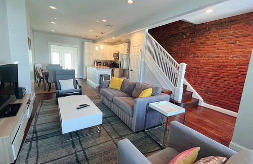 Brookland Maison | 3BD Spacious Brookland Home W Parking & By Metro