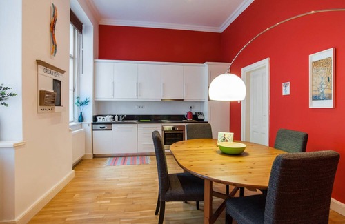 Castle Hill Appartement | Pont à chaînes du centre-ville 3bdr Art & Style