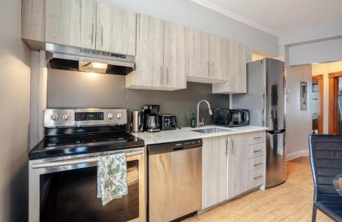 Downtown Montreal Appartement | 3BDR Penthouse, Rooftop and BBQ in Crescent