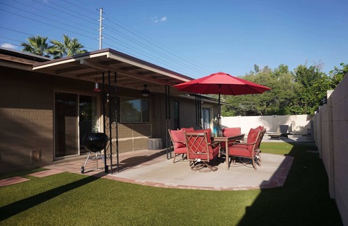 Tami Estates Maison | 3bdr Remodeled, pool resort living & putting Green
