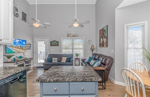 Surfside Beach Maison | 3bed 2bath Ocean Lakes with golf cart and king bed