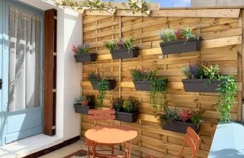 Beauvais sur Matha Maison | 3Bed House- Sleeps 6 - Pool Garden Pets Parking