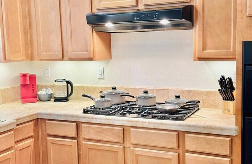 Reno Maison | 3Bedroom/2.5Bathroom/Sleeps11/LT