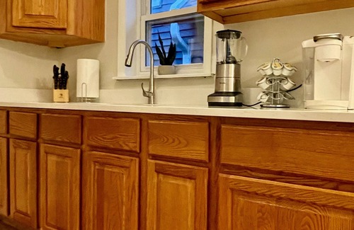 Forest Park Appartement | 3BR/1ba apt; fully furnished and equipped; in Forest Park