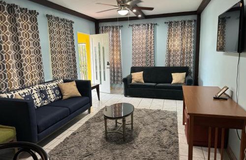 Palmas Appartement | 3BR, 1BA Spacious Property in Cataño, Near Bacardí