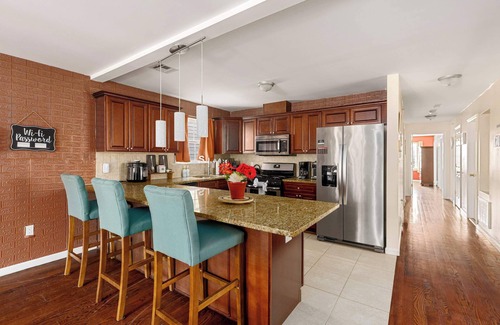 Newark Maison | 3BR/2.5BA Parking Comfort, Style & Convenience