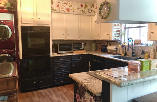 Memorial Northwest Maison | The Salt Lick Retreat ~ Une oasis tranquille au Texas ~ 3BR / 2. 5BA; Alarme; Bassin; Jacuzzi