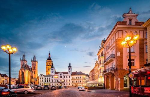 Hradec Kralove Appartement | 3BR 2,5Bath Luxurious BIG Family Penthouse & VIEWS