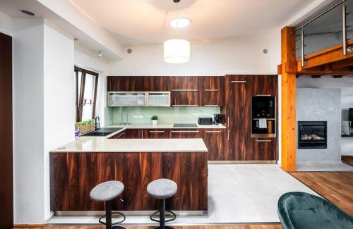 Hradec Kralove Appartement | 3BR 2,5Bath Luxurious BIG Family Penthouse & VIEWS