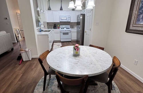 Hutto Maison | 3BR/2BA House near Kalahari & Dell Diamond Sleep 11