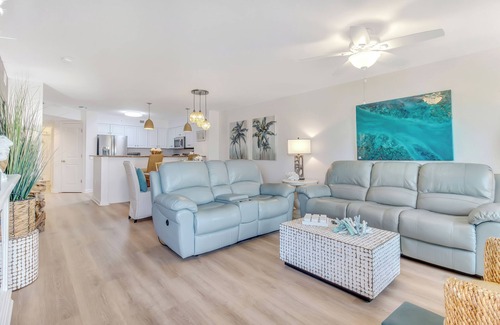 Cherry Grove Beach Copropriété | 3BR- 5th floor- Lake & Golf View condo|Short walk to beach| Resort Access|