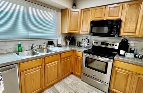 North San Antonio - SAT Maison | 3BR Furnished Retreat w/ Yard, BBQ & Fast Wi-Fi – San Antonio