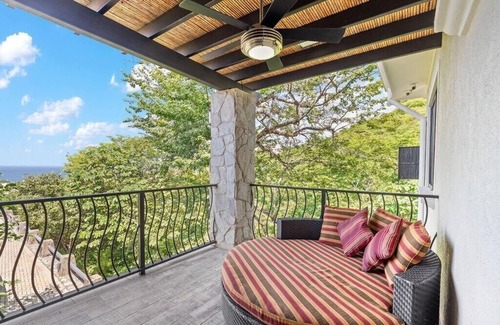 Coco Villa | Luxurious 3 Bedroom Villa