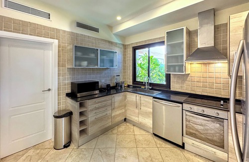 Cap Cana Marina Copropriété | 3BR Getaway Pool & Sunset Views in Cap Cana + complementary Airport Transfer